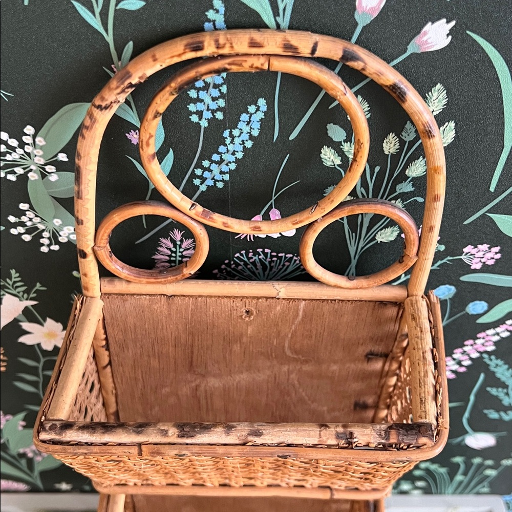 VINTAGE wicker/ bamboo/ wall-mounted storage rack, for mail, or magazines 70ʼs - Picture 3 of 15